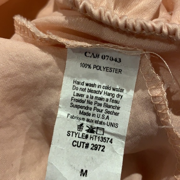 Blush/salmon colours blouse cold shoulder size M - Picture 6 of 8